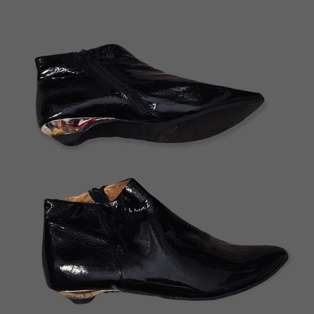 JEFFREY CAMPBELL || PATENT LEATHER ANKLE BOOTS
